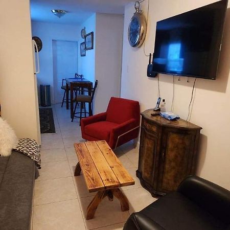 Leo Guest House Hollywood Bagian luar foto