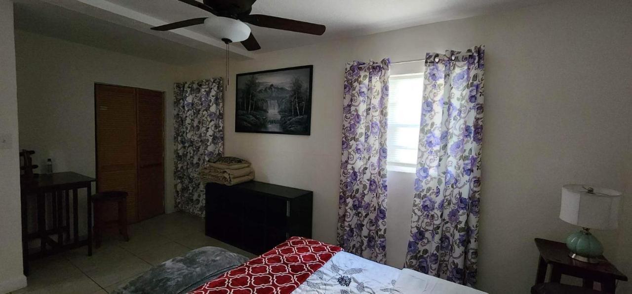 Leo Guest House Hollywood Bagian luar foto