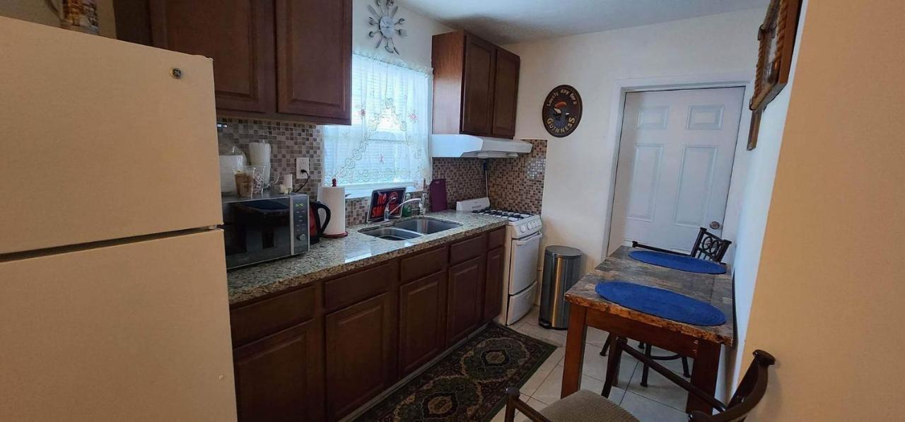 Leo Guest House Hollywood Bagian luar foto